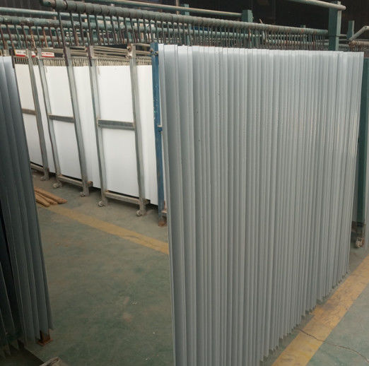 Silver Mirror / Aluminum Mirror Glass tùy chỉnh cho cửa sổ phân vùng / trang trí tường vv
