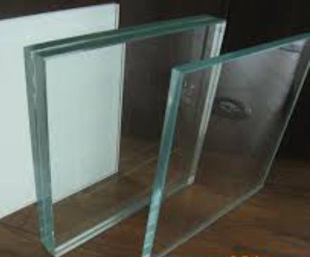 Kính niêm mạc: một sản phẩm thủy tinh bền được hình thành bằng cách gắn nhiều lớp với một lớp giữa mạnh.