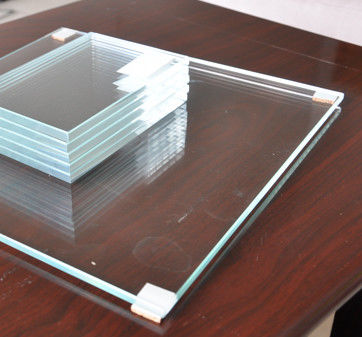 Kính nổi siêu rõ ràng cho tòa nhà Kháng nhiệt ≤0,3mm/m°C và thiết kế không đều