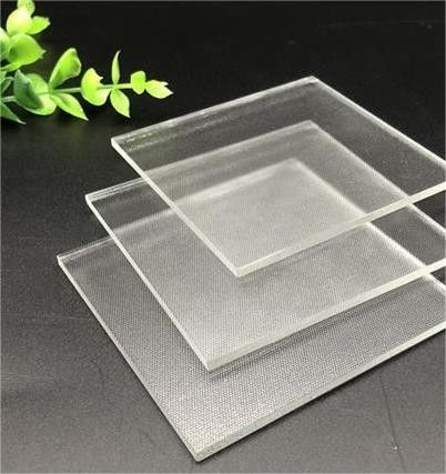 Trung Quốc Factory Hot Sale Extra Clear/Low-Iron Solar Glass 3.2mm-4.3mm