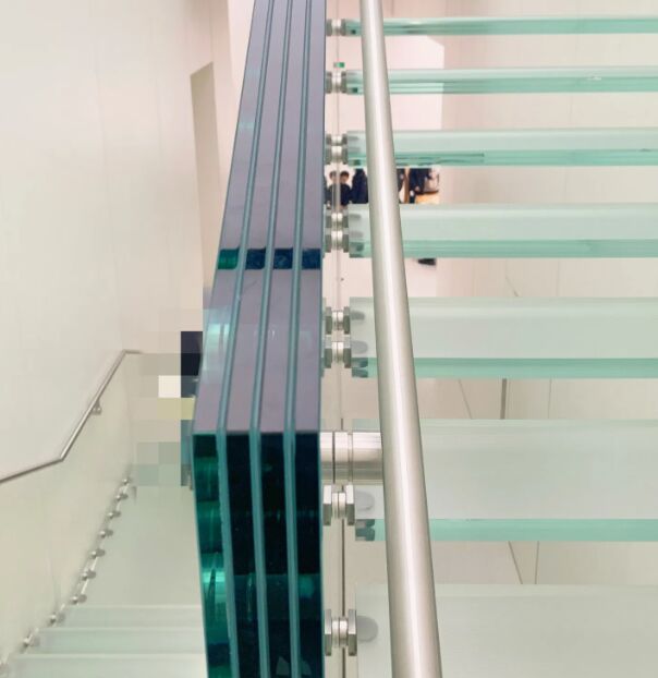 6.76-12.38mm Xây dựng Laminated tempered trang trí xây dựng an toàn cầu thang kính