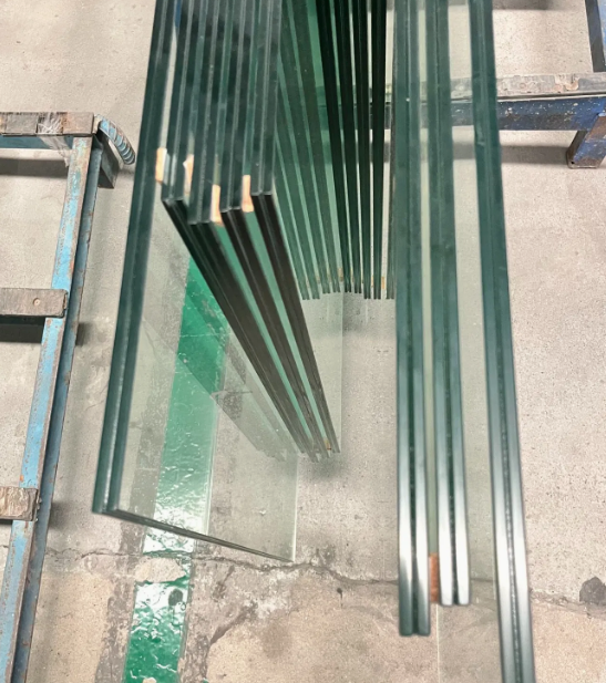CSI/CE/SGCC Certificate Customized Clear Building Tempered Glass Laminated Glass for Building/Railing/Stair